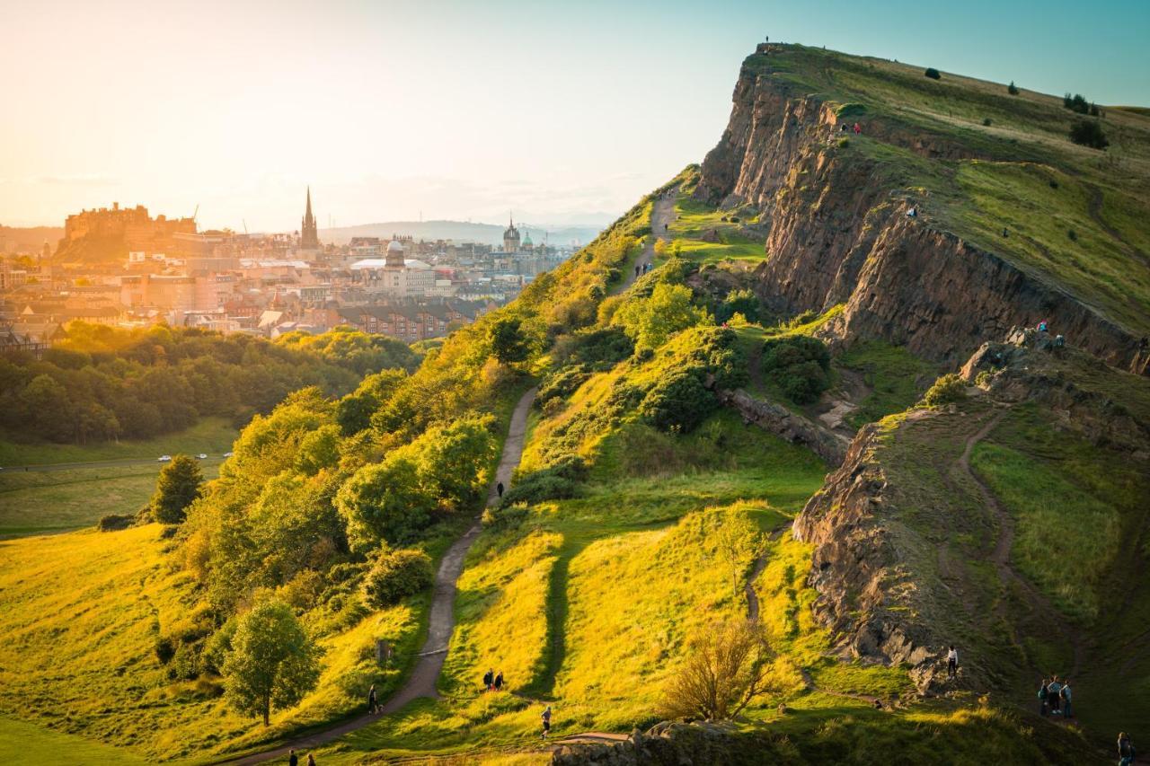 The Holyrood Park Apartment Edinburgh Exterior photo
