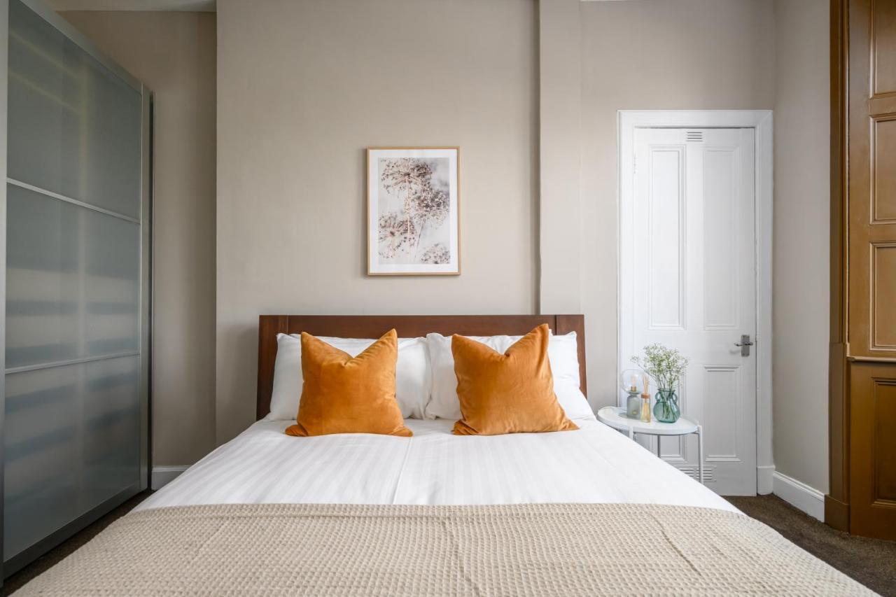 The Holyrood Park Apartment Edinburgh Exterior photo